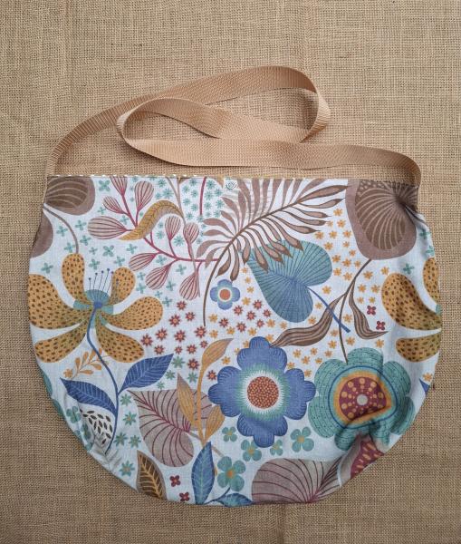 Einkaufstasche hinten